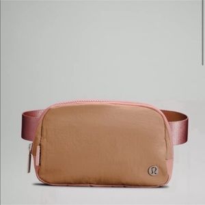 Lululemon Everywhere Belt Bag